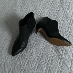 Clarks kitten heel bootie